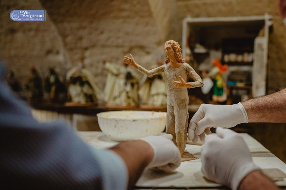 Scopri l’arte della cartapesta