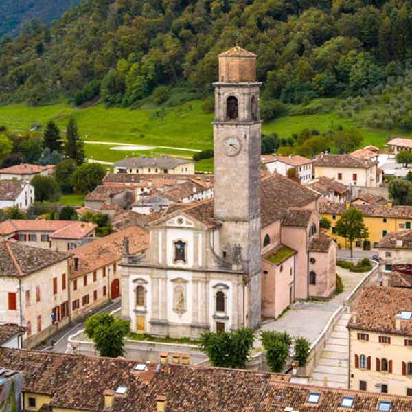 Panorama con la Chiesa di Cison di Valmarino - crediti fotografici Visit Veneto