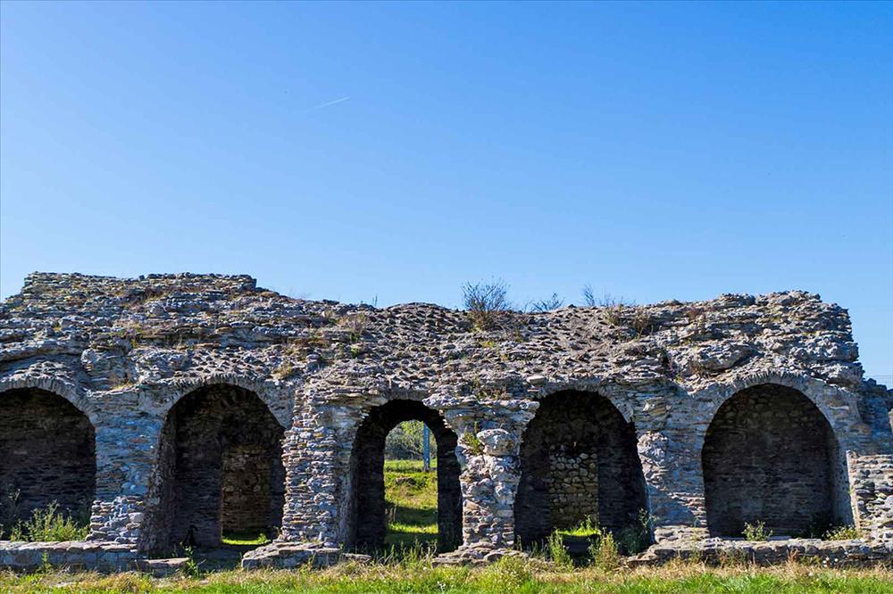 Area Archeologica e Anfiteatro Romano