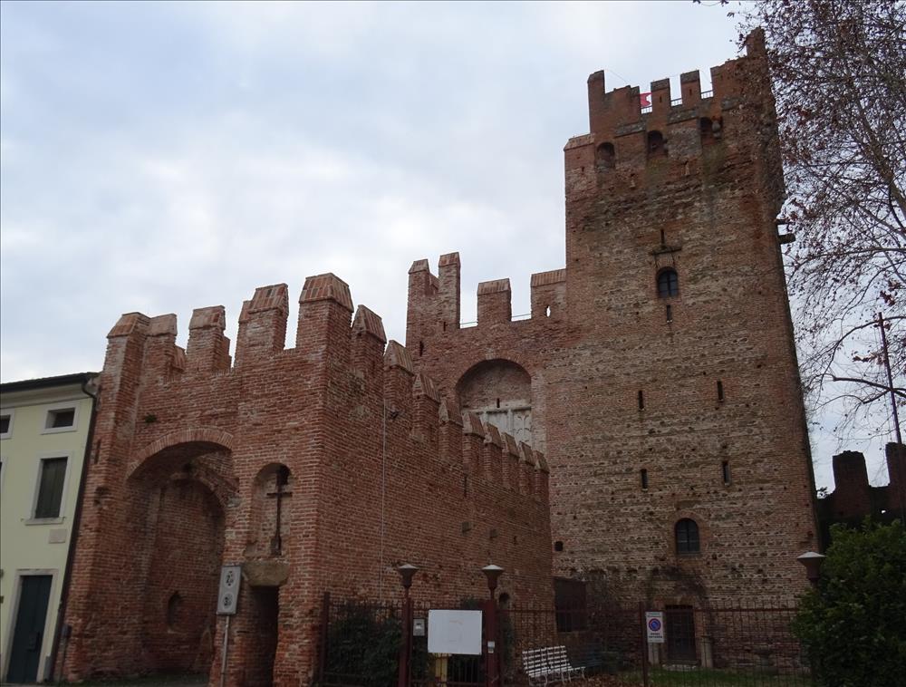 Rocca degli Alberi